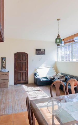 Casa à venda com 220m², 5 quartos e 1 vagaSala