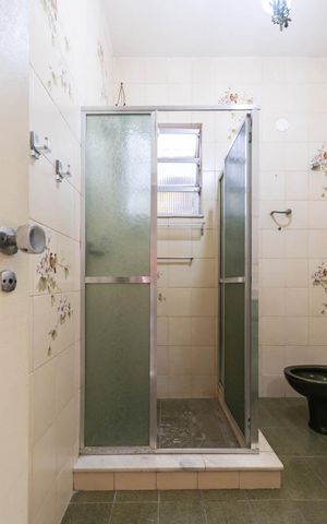 Casa à venda com 220m², 5 quartos e 1 vagaBanheiro da Suíte