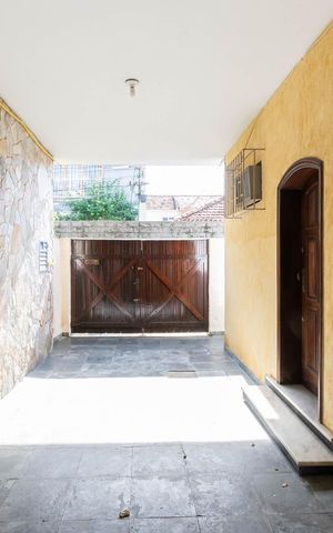 Casa à venda com 220m², 5 quartos e 1 vagaGaragem