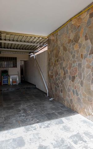 Casa à venda com 220m², 5 quartos e 1 vagaGaragem