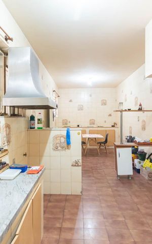 Casa à venda com 220m², 5 quartos e 1 vagaCozinha