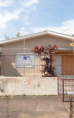 Casa à venda com 179m², 5 quartos e 4 vagas Casa à venda com 179m², 5 quartos e 4 vagasFachada