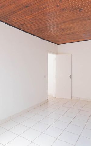 Casa à venda com 179m², 5 quartos e 4 vagas Casa à venda com 179m², 5 quartos e 4 vagasQuarto 1 - Casa 2