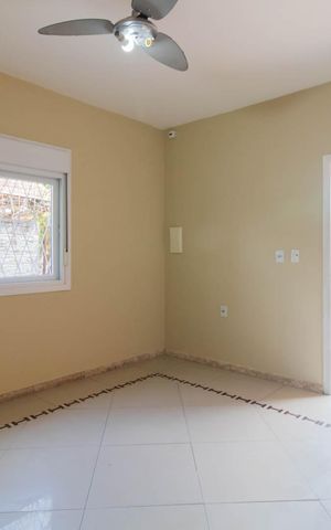 Casa à venda com 179m², 5 quartos e 4 vagas Casa à venda com 179m², 5 quartos e 4 vagasSala