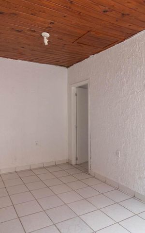 Casa à venda com 179m², 5 quartos e 4 vagas Casa à venda com 179m², 5 quartos e 4 vagasSala - Casa 2