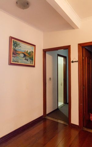 Casa à venda com 300m², 3 quartos e 5 vagasHall