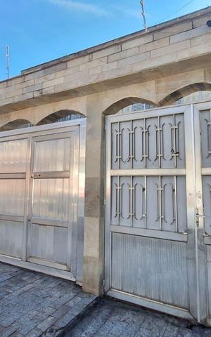 Casa à venda com 300m², 3 quartos e 5 vagasFachada