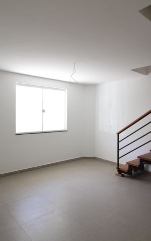 Casa de condomínio à venda com 81m², 2 quartos e 1 vagaSala