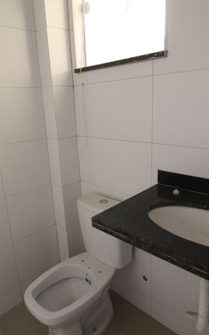 Casa de condomínio à venda com 81m², 2 quartos e 1 vagaLavabo