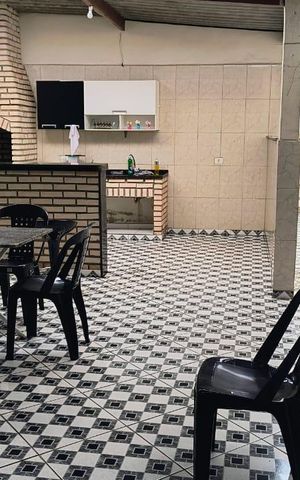 Casa à venda com 120m², 3 quartos e 2 vagas Casa à venda com 120m², 3 quartos e 2 vagasÁrea Externa