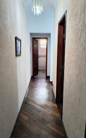 Casa à venda com 120m², 3 quartos e 2 vagas Casa à venda com 120m², 3 quartos e 2 vagasCorredor
