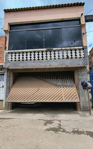 Casa à venda com 120m², 3 quartos e 2 vagas Casa à venda com 120m², 3 quartos e 2 vagasFachada