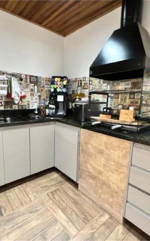 Casa à venda com 140m², 3 quartos e 2 vagas
