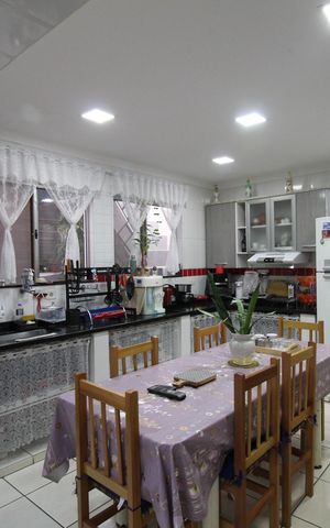 Casa à venda com 316m², 4 quartos e 2 vagasCozinha