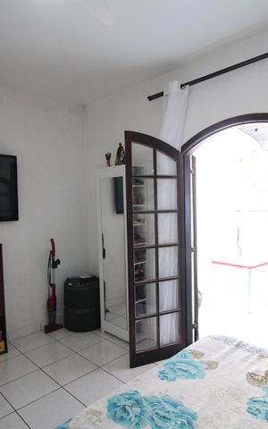 Casa à venda com 316m², 4 quartos e 2 vagasSuite