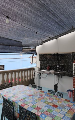 Casa à venda com 316m², 4 quartos e 2 vagasVaranda da Suite