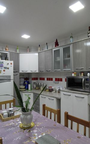 Casa à venda com 316m², 4 quartos e 2 vagasCozinha