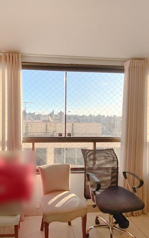 Apartamento à venda com 150m², 4 quartos e 4 vagas Apartamento à venda com 150m², 4 quartos e 4 vagasSala