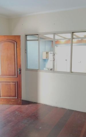 Casa à venda com 92m², 3 quartos e 2 vagas Casa à venda com 92m², 3 quartos e 2 vagasSala