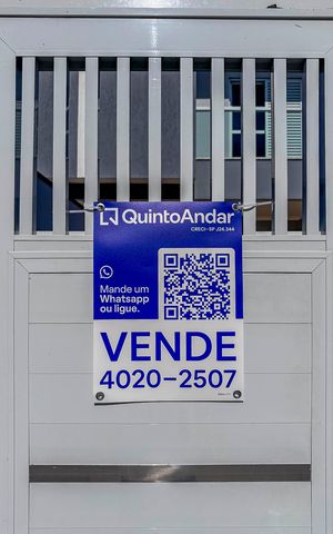 Casa à venda com 190m², 3 quartos e 4 vagas Casa à venda com 190m², 3 quartos e 4 vagasPlaca Instalada na Fachada