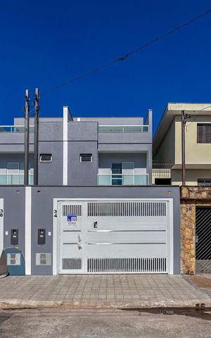 Casa à venda com 190m², 3 quartos e 4 vagas Casa à venda com 190m², 3 quartos e 4 vagasFachada