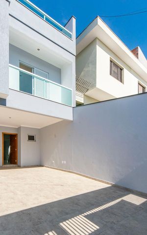 Casa à venda com 190m², 3 quartos e 4 vagas Casa à venda com 190m², 3 quartos e 4 vagasGaragem