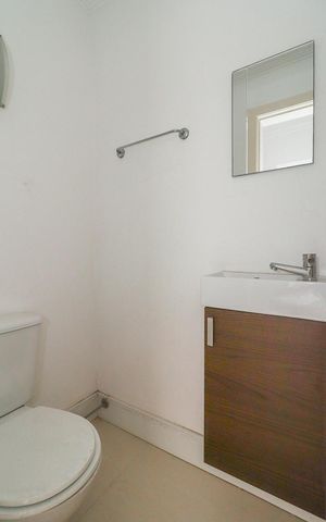 Casa à venda com 150m², 3 quartos e 4 vagasLavabo