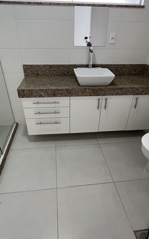 Casa à venda com 565m², 7 quartos e 3 vagasBanheiro da Suíte