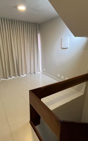 Casa à venda com 565m², 7 quartos e 3 vagasHall da escada