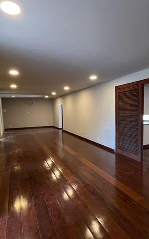 Casa à venda com 565m², 7 quartos e 3 vagasSala