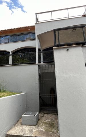 Casa à venda com 565m², 7 quartos e 3 vagasFachada