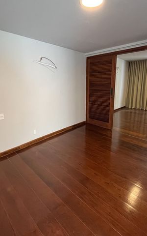 Casa à venda com 565m², 7 quartos e 3 vagasCopa