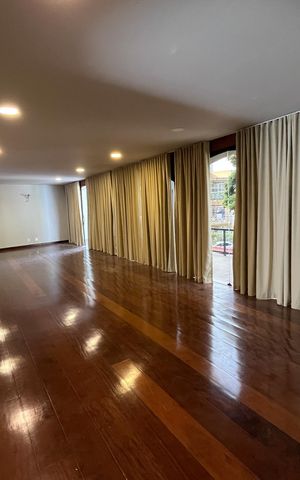 Casa à venda com 565m², 7 quartos e 3 vagasSala