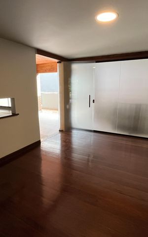 Casa à venda com 565m², 7 quartos e 3 vagasCopa