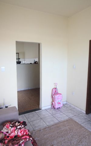 Casa à venda com 360m², 2 quartos e 2 vagasSala