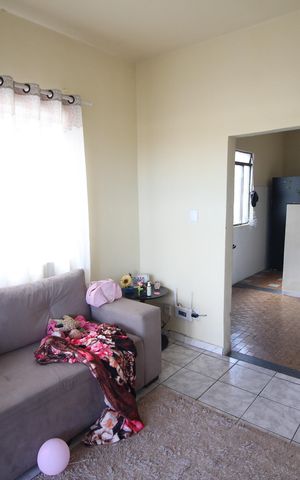Casa à venda com 360m², 2 quartos e 2 vagasSala