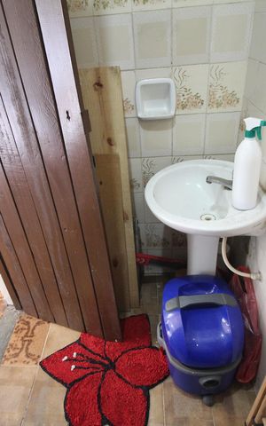 Casa à venda com 360m², 2 quartos e 2 vagasBanheiro 2
