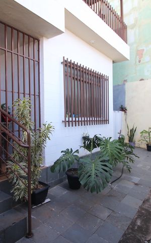 Casa à venda com 360m², 2 quartos e 2 vagasQuintal
