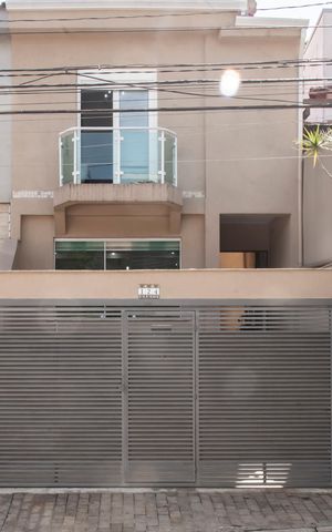Casa à venda com 155m², 3 quartos e 2 vagasFachada