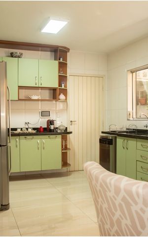 Casa à venda com 155m², 3 quartos e 2 vagasCozinha