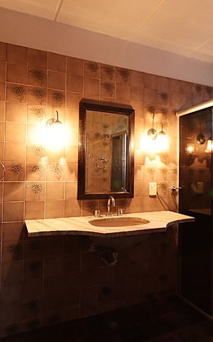 Casa para alugar com 338m², 5 quartos e 4 vagasSuíte - Banheiro