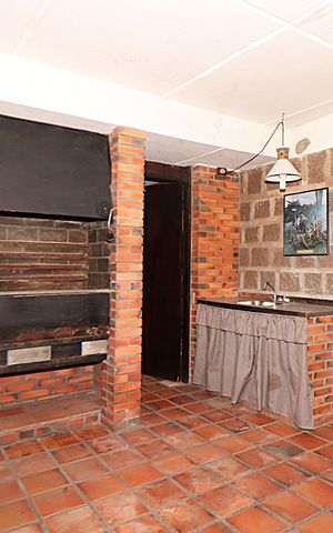Casa para alugar com 338m², 5 quartos e 4 vagasÁrea comum - Salão de festas