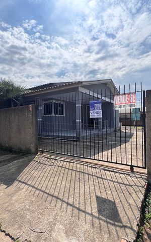 Casa à venda com 90m², 2 quartos e 2 vagas Casa à venda com 90m², 2 quartos e 2 vagasFachada