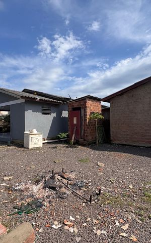 Casa à venda com 90m², 2 quartos e 2 vagas Casa à venda com 90m², 2 quartos e 2 vagasÁrea comum