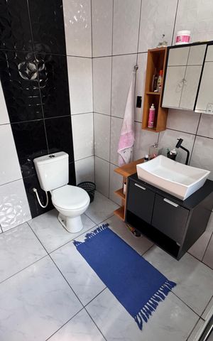 Casa à venda com 90m², 2 quartos e 2 vagas Casa à venda com 90m², 2 quartos e 2 vagasBanheiro