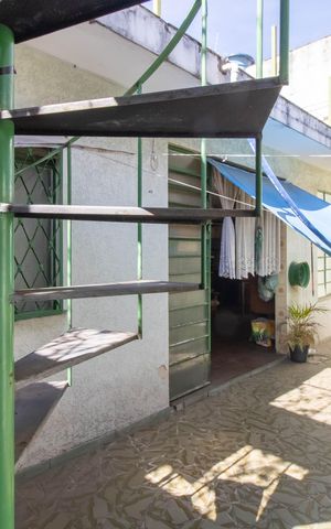 Casa à venda com 250m², 3 quartos e 3 vagas Casa à venda com 250m², 3 quartos e 3 vagasArea Externa