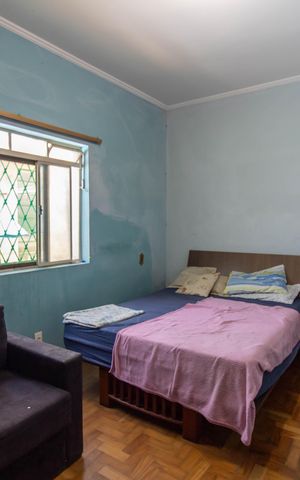 Casa à venda com 250m², 3 quartos e 3 vagas Casa à venda com 250m², 3 quartos e 3 vagasQuarto 1