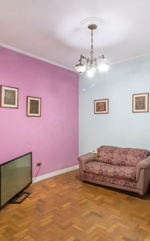 Casa à venda com 250m², 3 quartos e 3 vagas Casa à venda com 250m², 3 quartos e 3 vagasSala