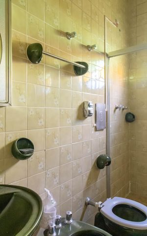 Casa à venda com 250m², 3 quartos e 3 vagas Casa à venda com 250m², 3 quartos e 3 vagasSuíte