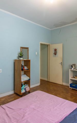 Casa à venda com 250m², 3 quartos e 3 vagas Casa à venda com 250m², 3 quartos e 3 vagasQuarto 1